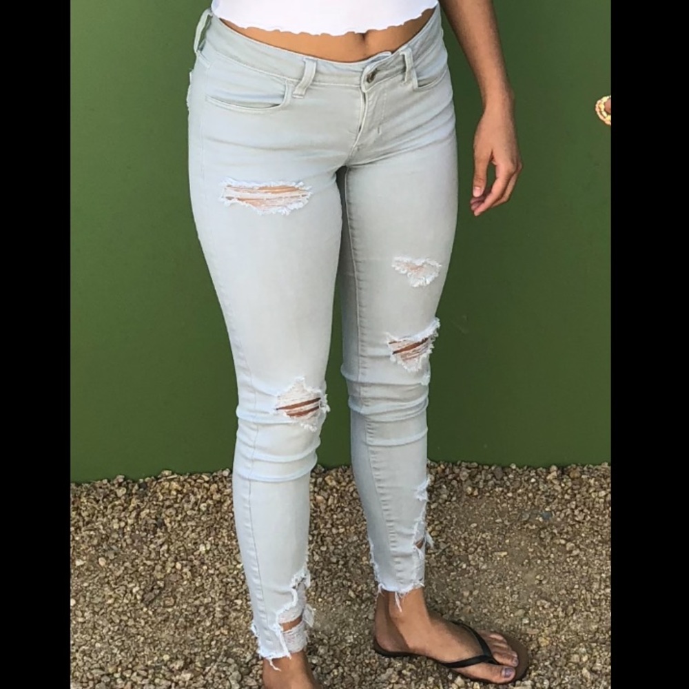 American Eagle Light blue jeans